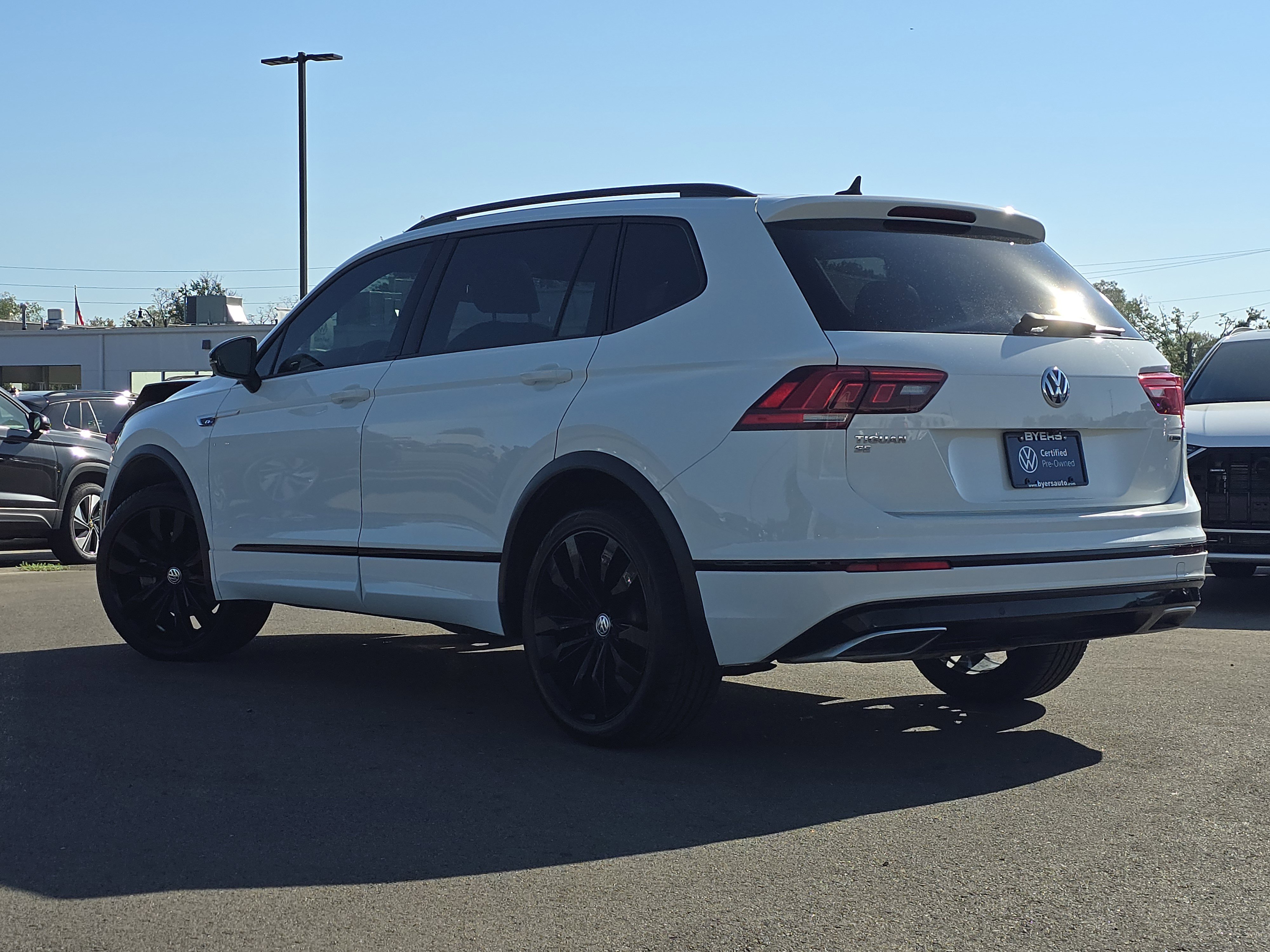2021 Volkswagen Tiguan SE R-Line Black photo 2