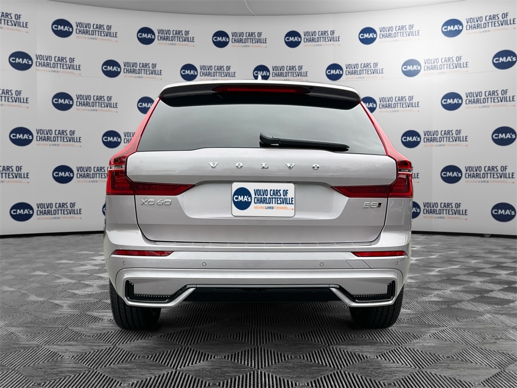 2026 Volvo XC60 B5 Plus photo 4