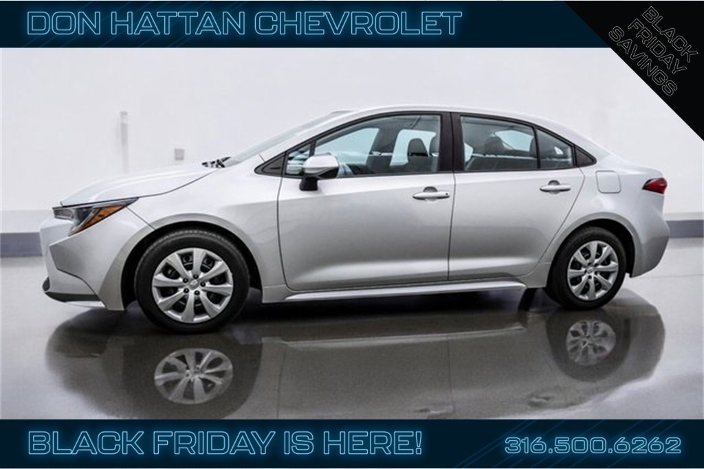 Used 2021 Toyota Corolla LE with VIN 5YFEPMAE6MP217342 for sale in Park City, KS