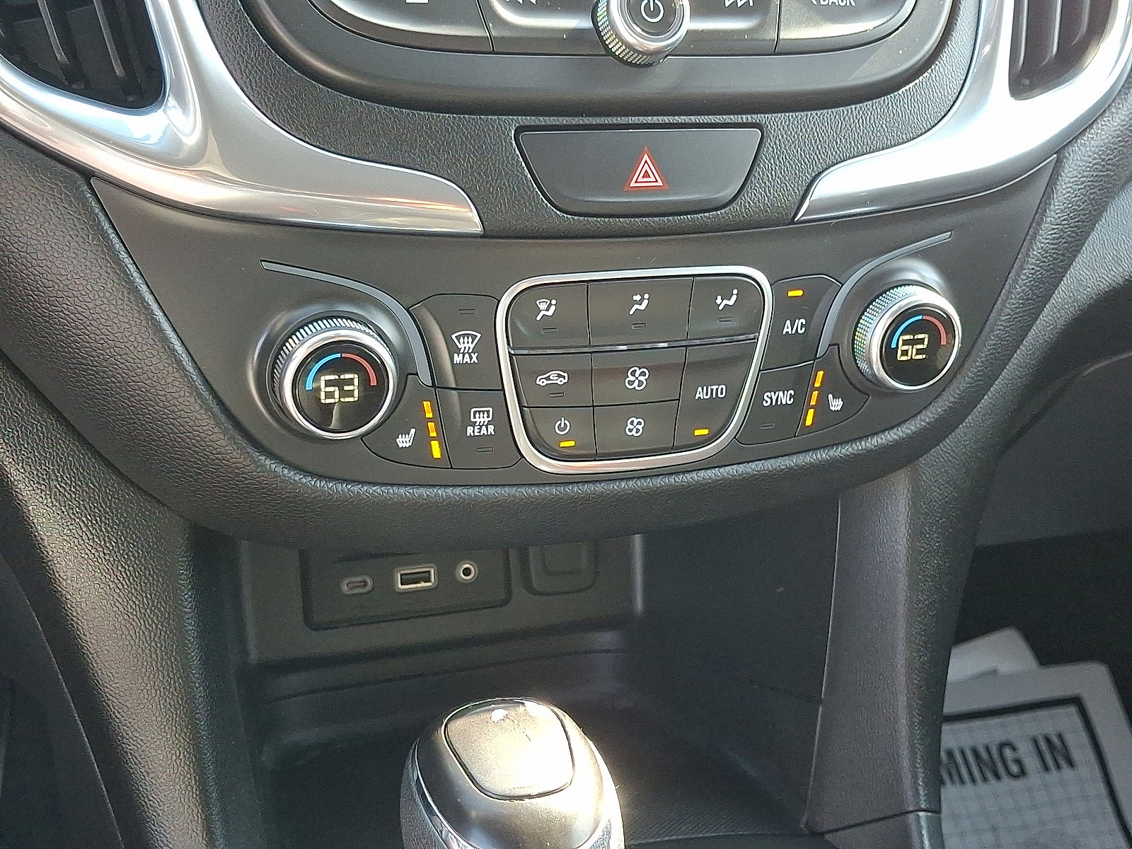 2020 Chevrolet Equinox LT photo 13