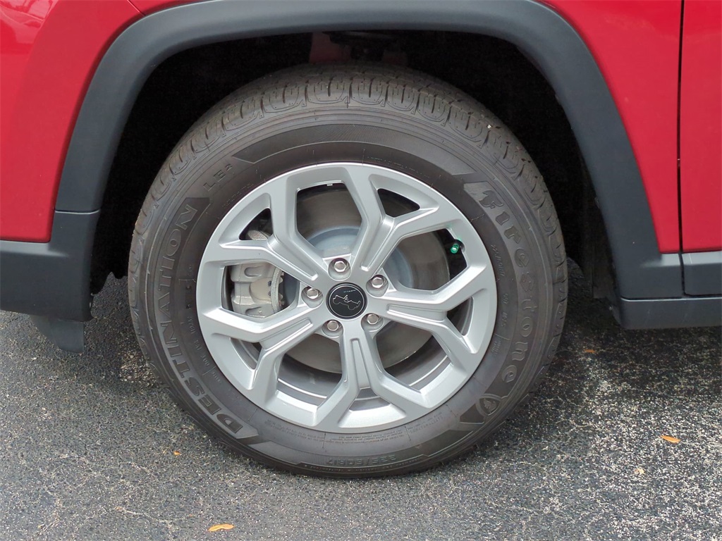 2025 Jeep Compass Latitude photo 10