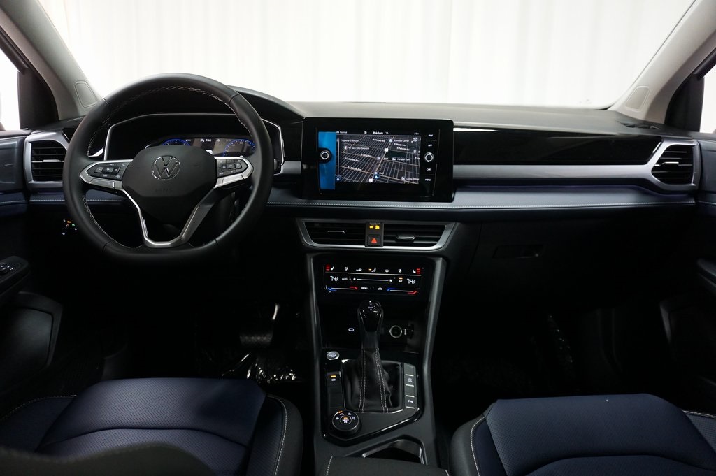 2025 Volkswagen Taos SEL photo 12