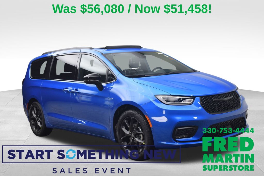 2026 Chrysler Pacifica Limited's photo