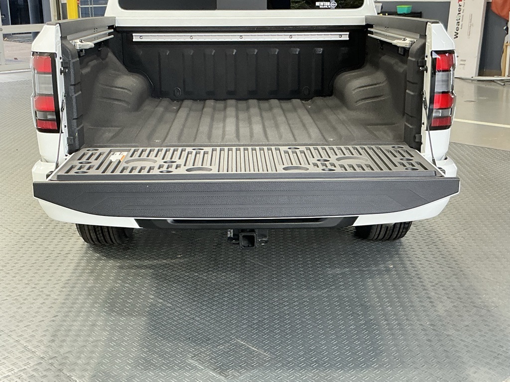2025 Nissan Frontier SV photo 7