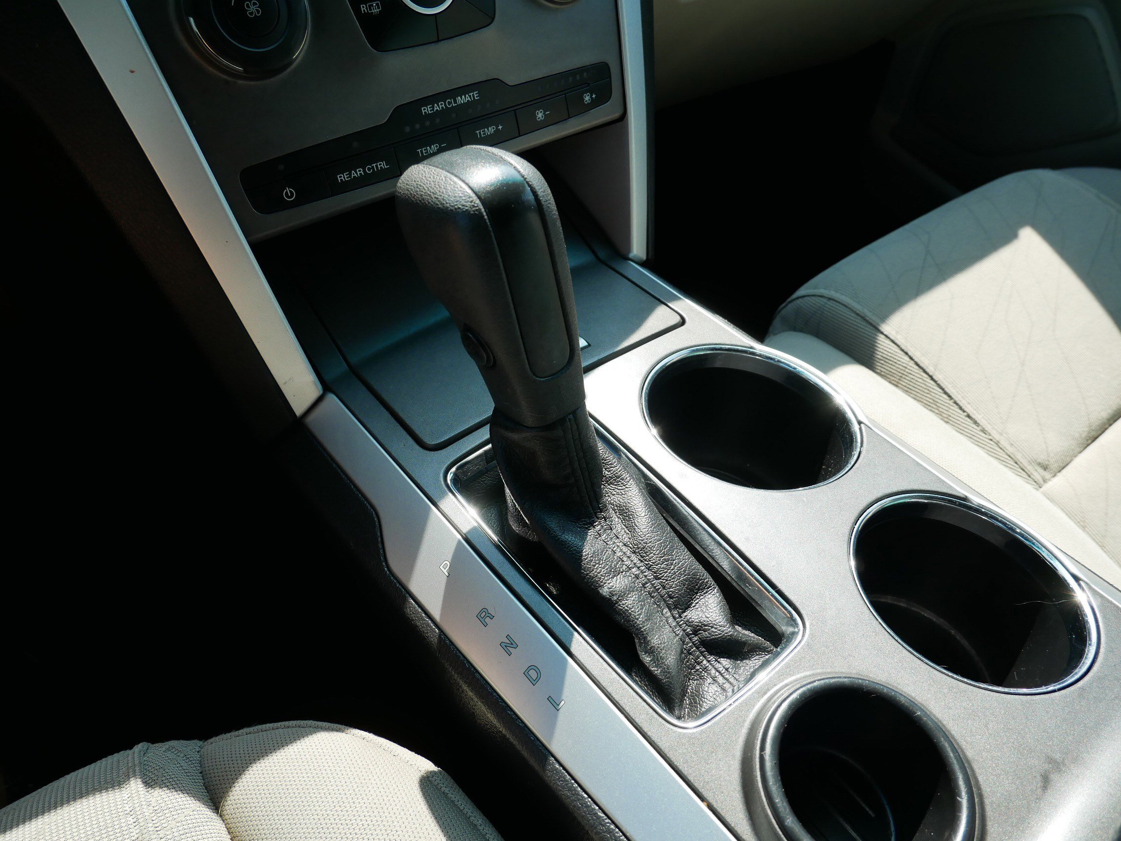 2012 Ford Explorer Base photo 23