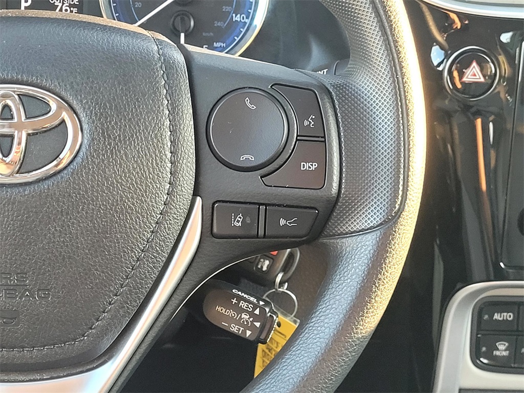 2018 Toyota Corolla L photo 25