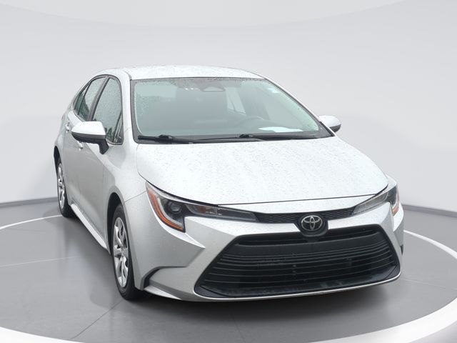 2024 Toyota Corolla LE's photo