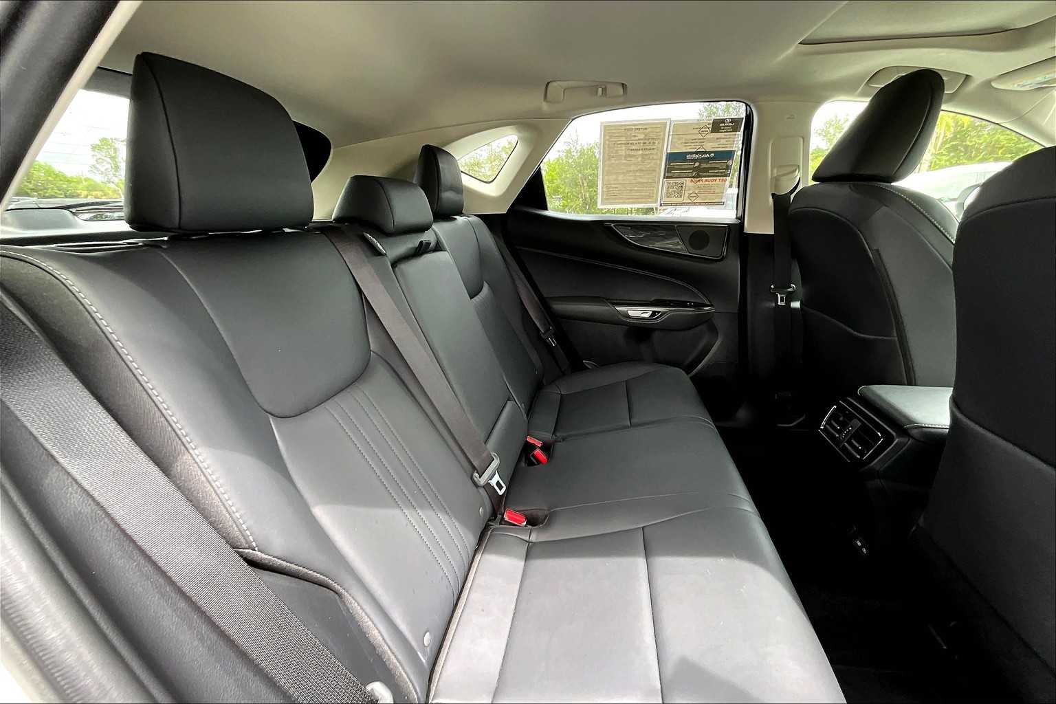 2025 Lexus NX Premium photo 18