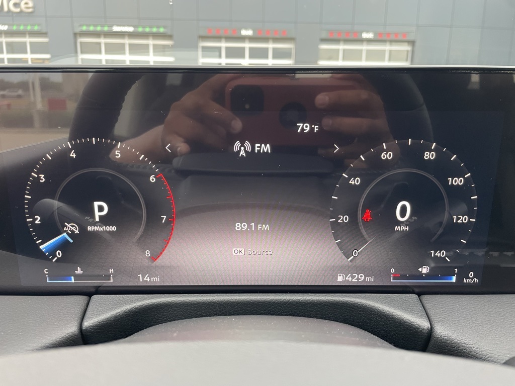 2025 Nissan Armada SV photo 11