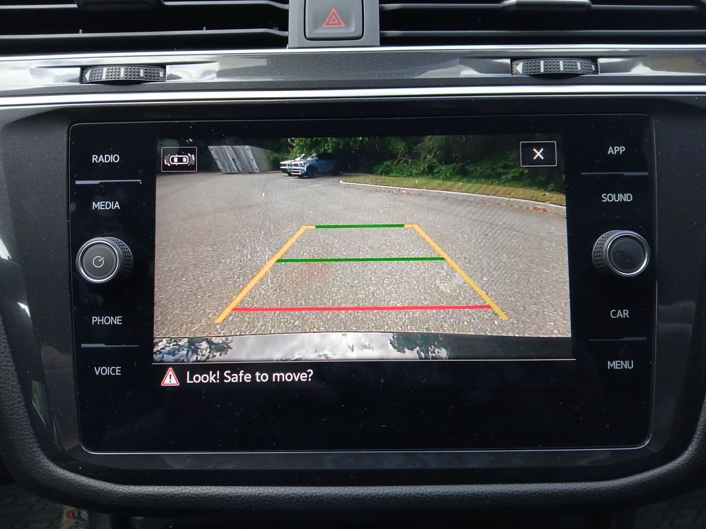 2024 Volkswagen Tiguan SE R-Line Black photo 18