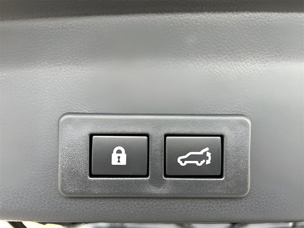 2025 Subaru Ascent Premium photo 8