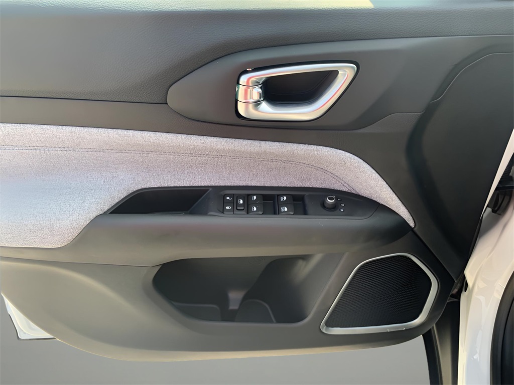 2025 Jeep Compass Latitude photo 18