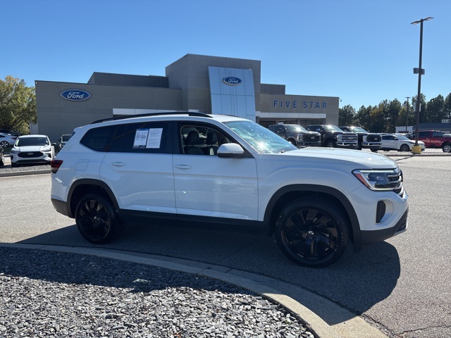 2024 Volkswagen Atlas SE w/Tech's photo