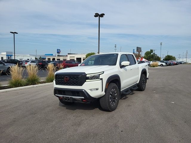 2022 Nissan Frontier Crew Cab photo 7