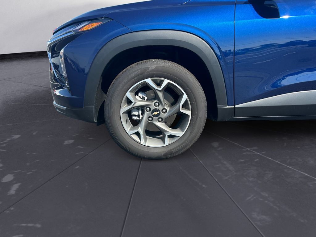 2024 Chevrolet Trax LT photo 14