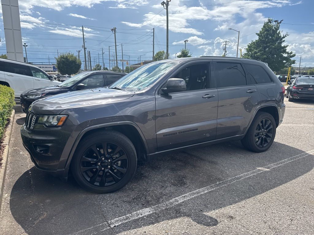 2018 Jeep Grand Cherokee Altitude photo 2