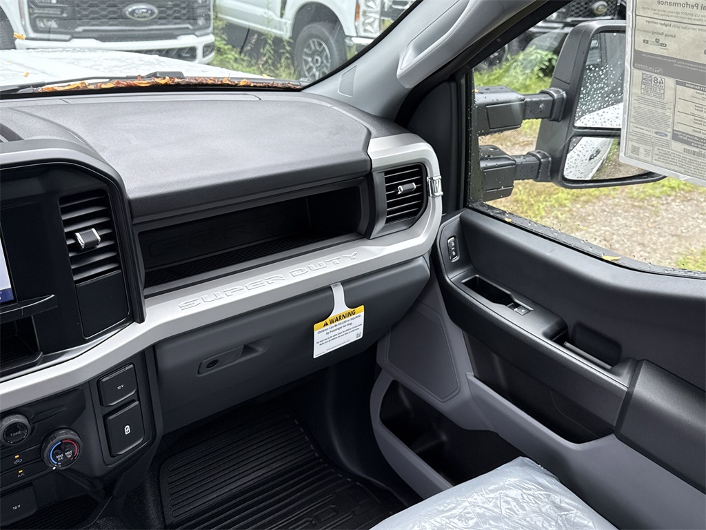 2025 Ford F-250 XL photo 13
