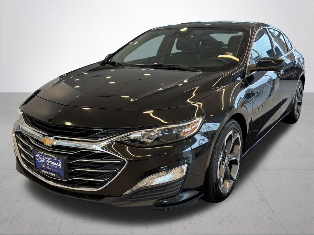 2023 Chevrolet Malibu 1LT photo 2