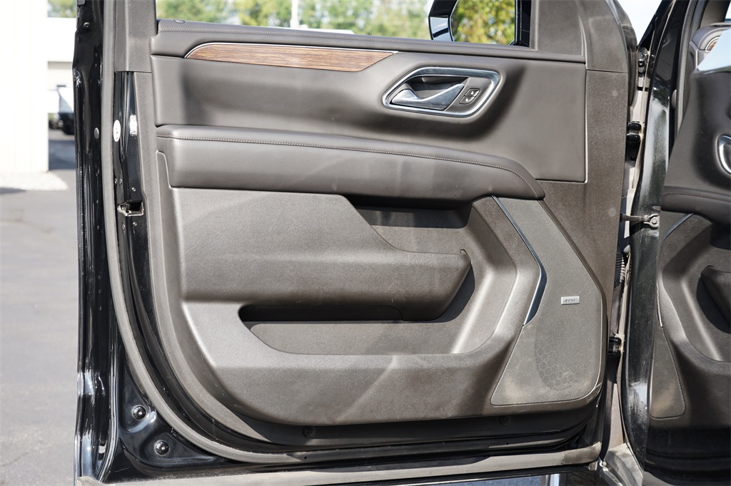2021 Chevrolet Suburban High Country photo 14