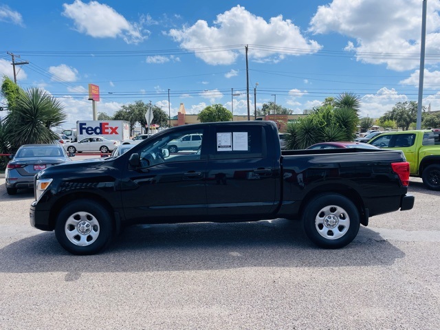 2023 Nissan Titan S photo 2