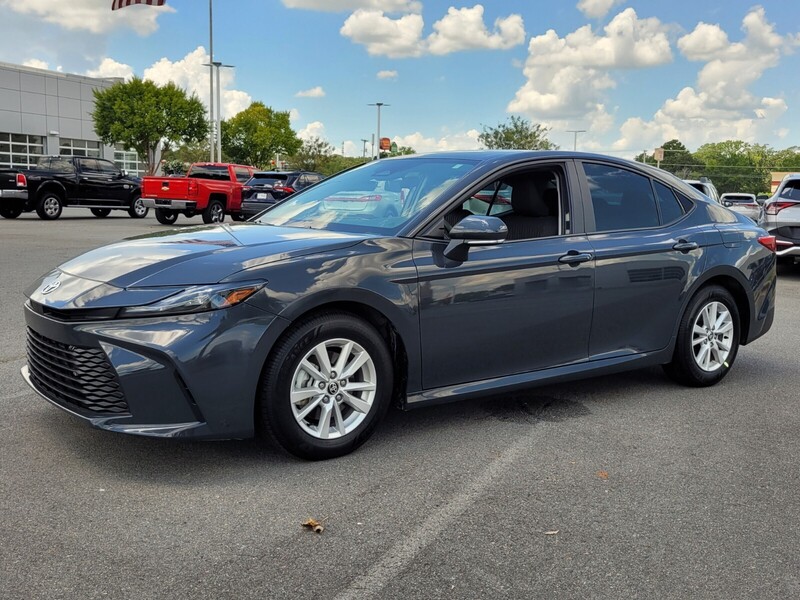 2025 Toyota Camry LE photo 4