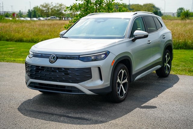 2025 Volkswagen Tiguan SE photo 5