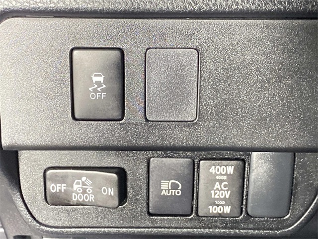 2023 Toyota Tacoma TRD Off-Road photo 12