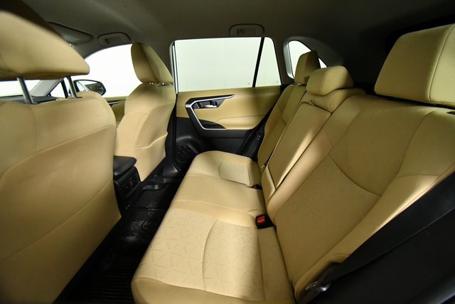 2022 Toyota RAV4 Hybrid XLE photo 23