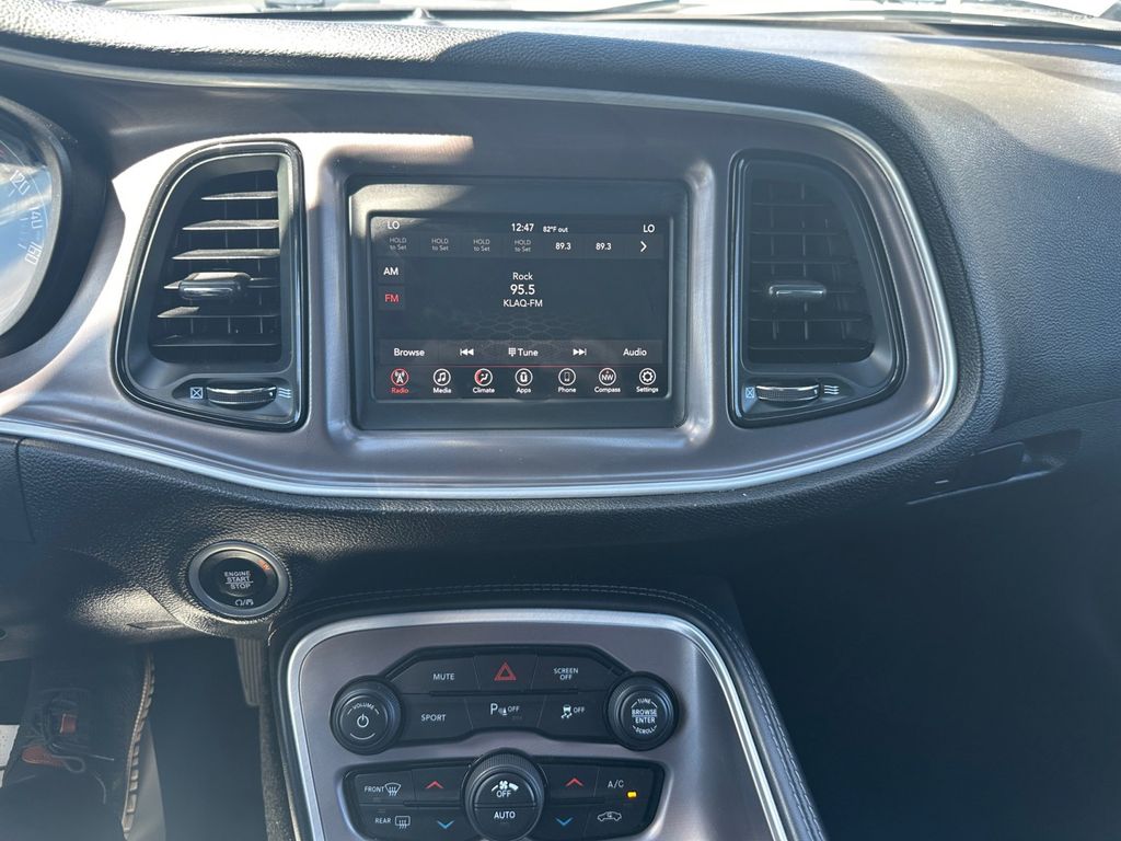 2022 Dodge Challenger GT photo 10