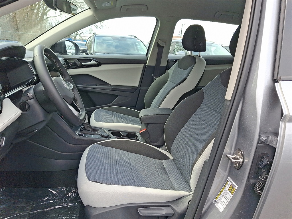 2025 Volkswagen Taos S photo 5