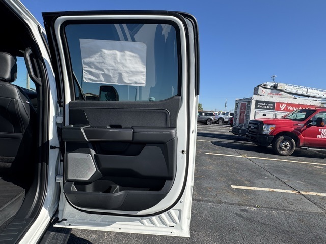 2025 Ford F-150 Lariat photo 17
