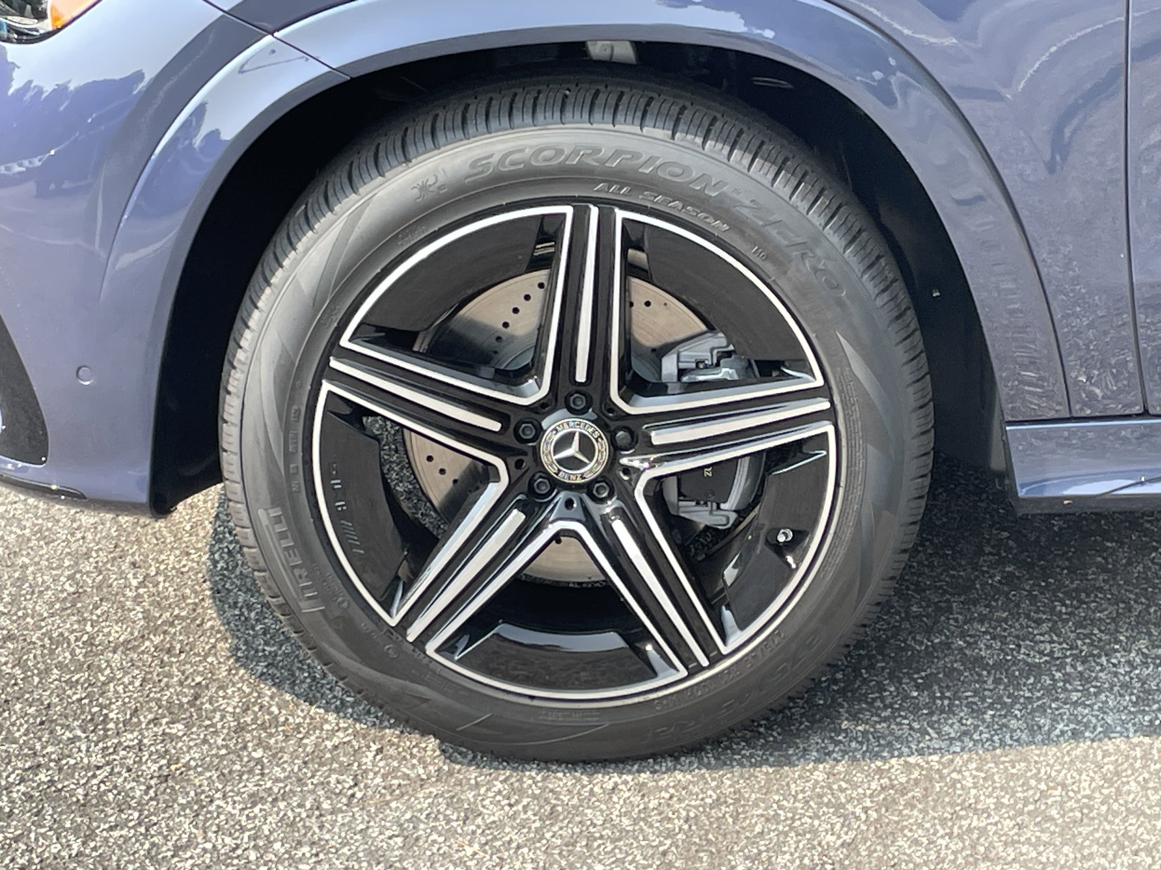 2025 Mercedes Benz GLE 350 4MATIC photo 2