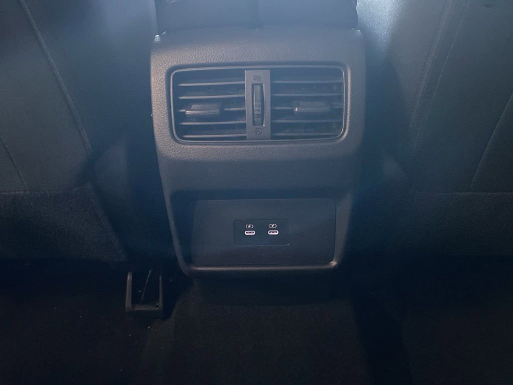 2024 Nissan Rogue SV photo 4