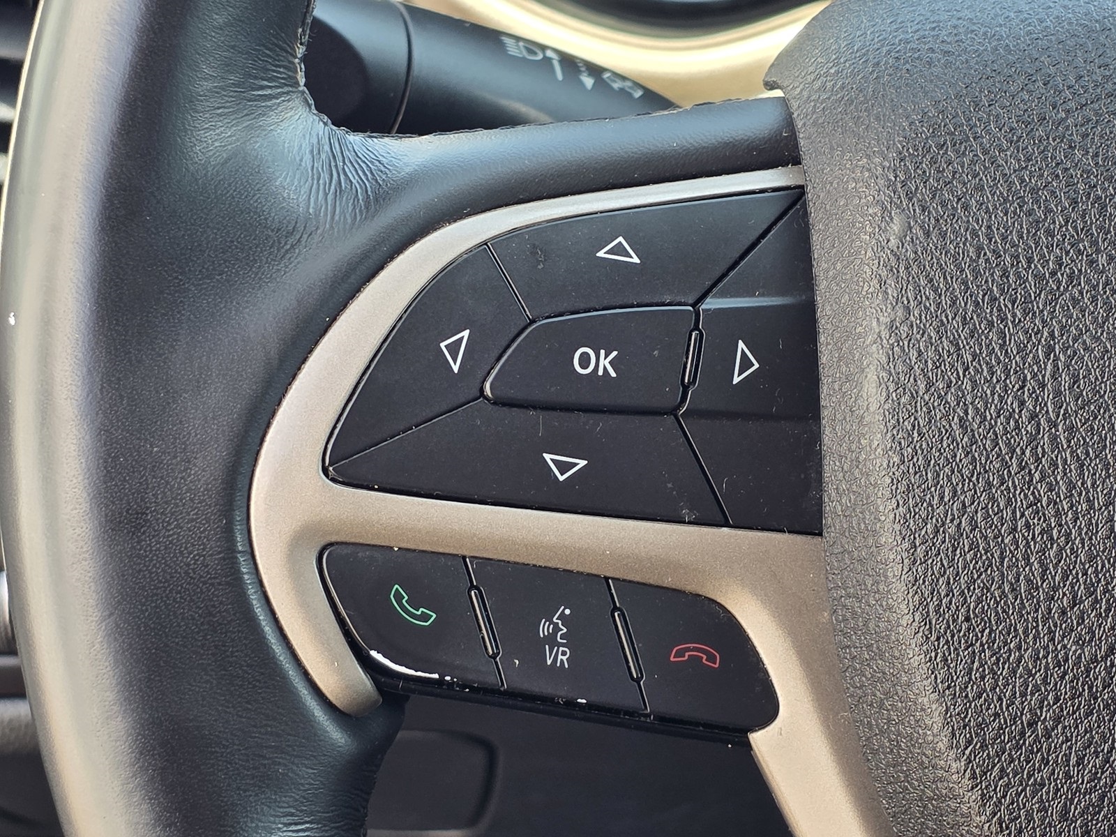 2015 Jeep Cherokee Latitude photo 29