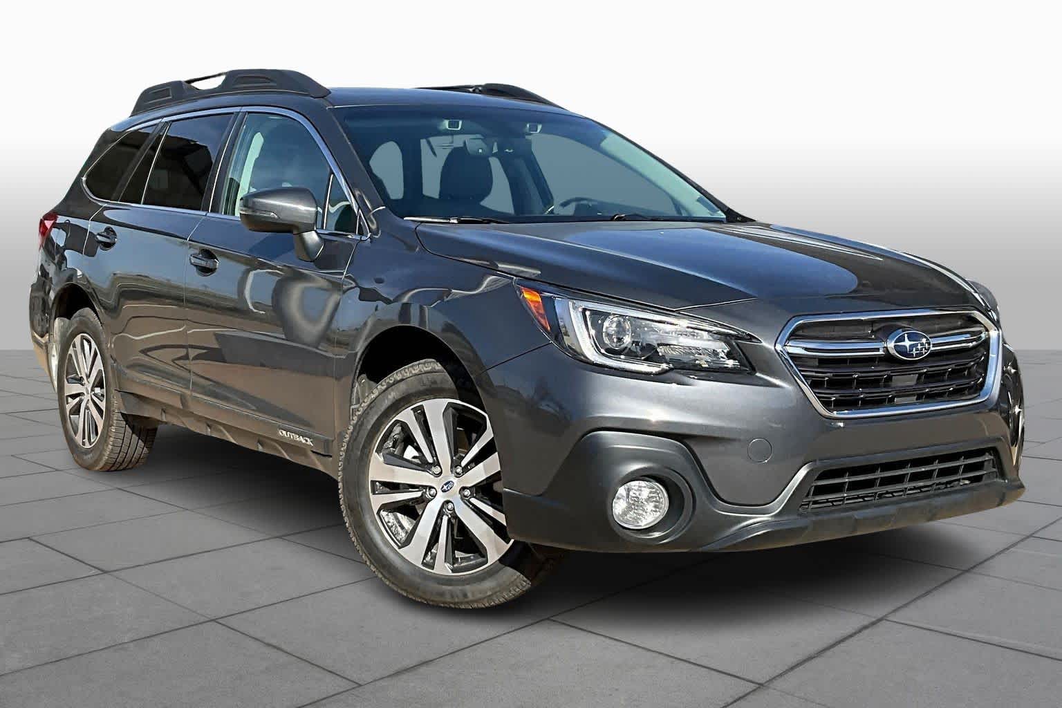 2018 Subaru Outback Limited photo 2