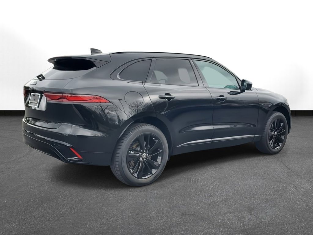 2024 Jaguar F-PACE P250 R-Dynamic S photo 3