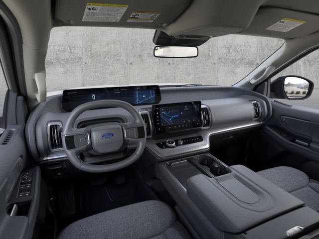 2025 Ford Expedition photo 8