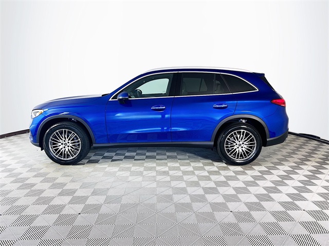 2026 Mercedes Benz GLC 300 photo 4