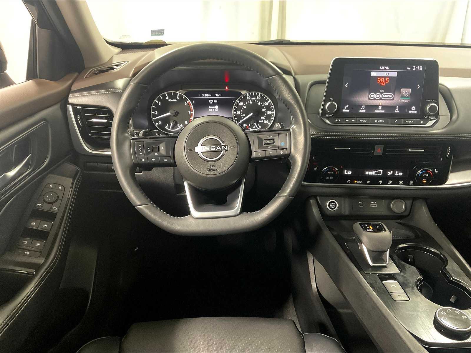 2022 Nissan Rogue SV photo 18