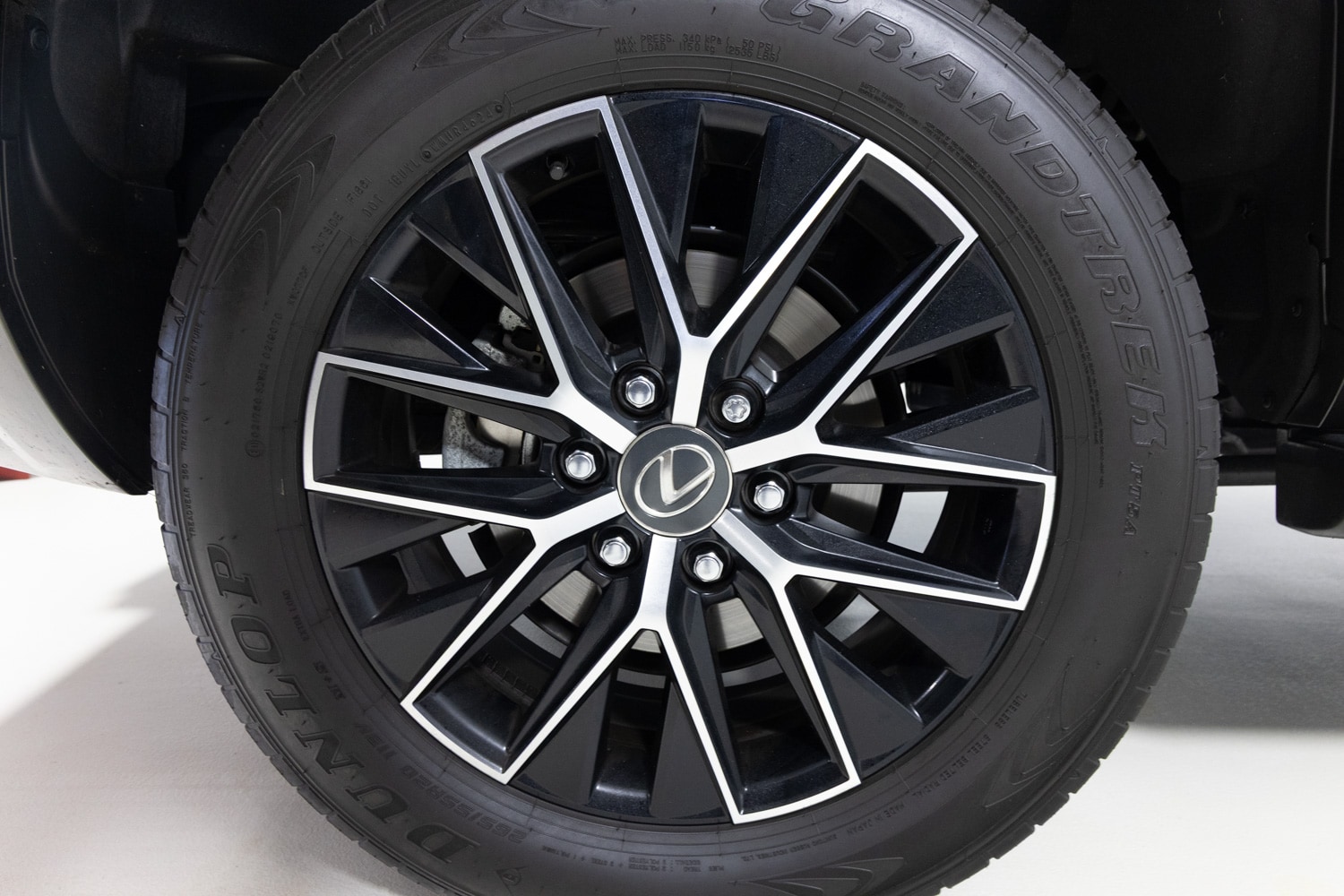 2024 Lexus GX photo 15
