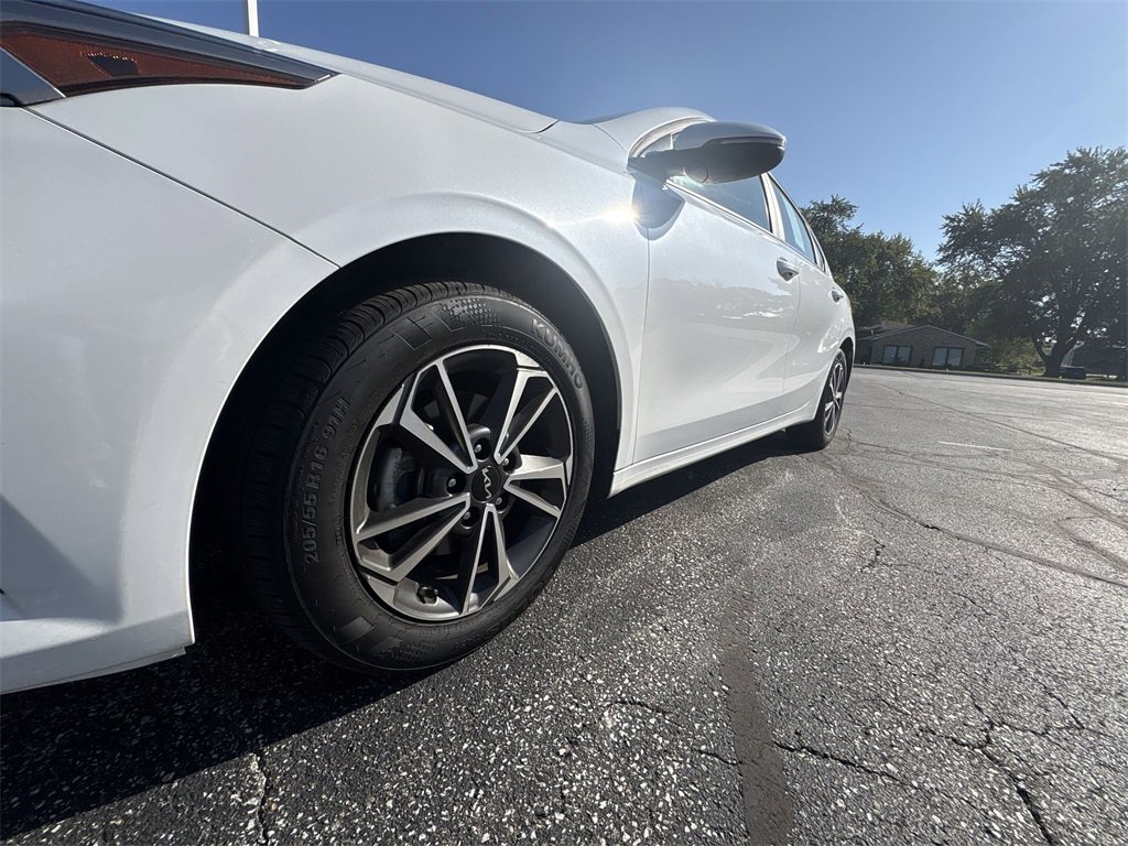2023 Kia Forte LXS photo 18