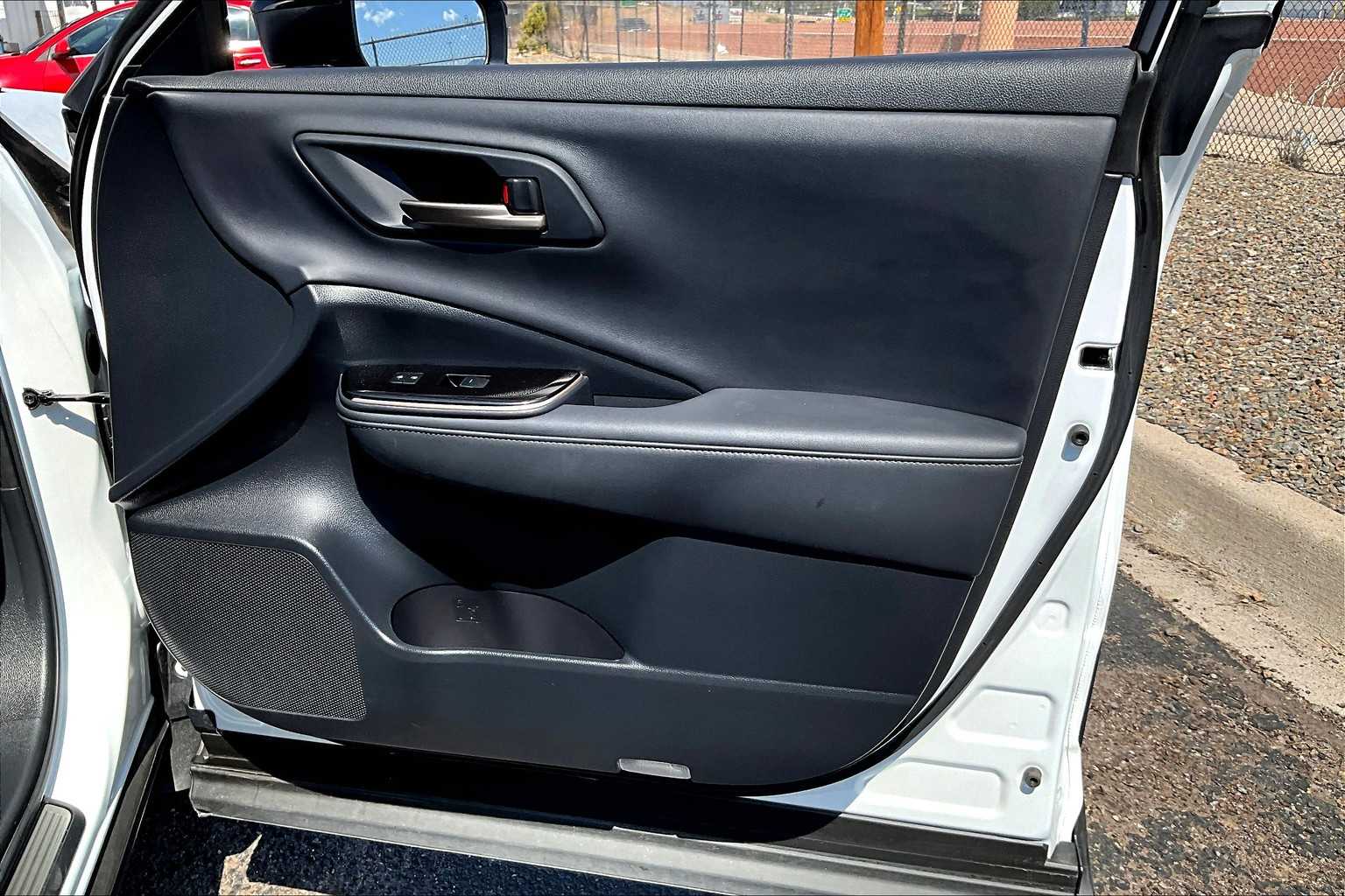 2025 Toyota Crown Platinum photo 19