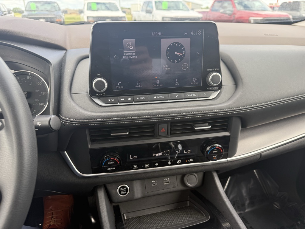 2023 Nissan Rogue SV photo 10