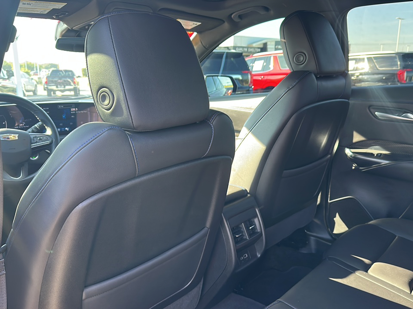 2025 Cadillac XT4 Sport photo 6