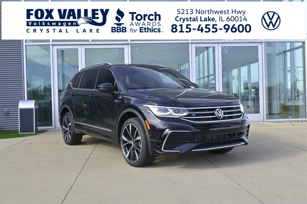 2024 Volkswagen Tiguan SEL R-LINE's photo