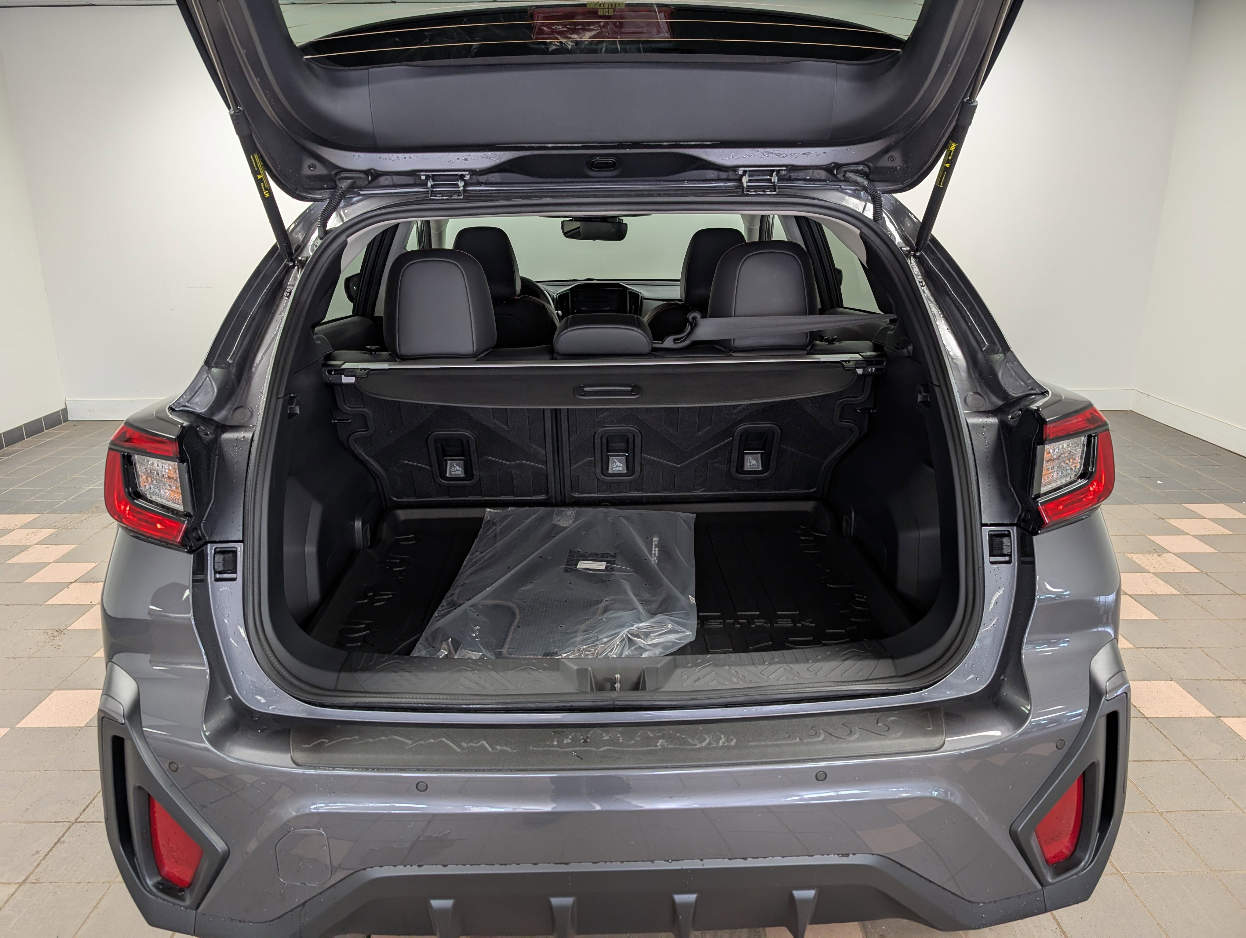 2025 Subaru Crosstrek Limited photo 12