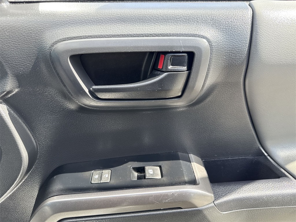 2023 Toyota Tacoma SR5 photo 28