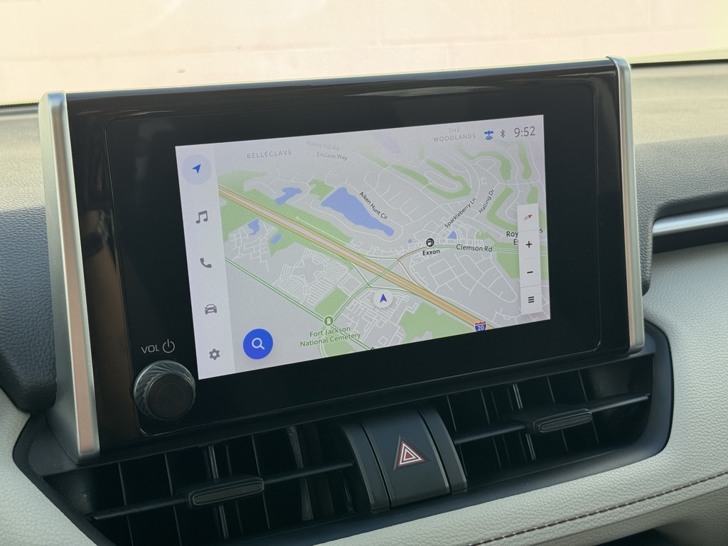 2024 Toyota RAV4 XLE photo 4