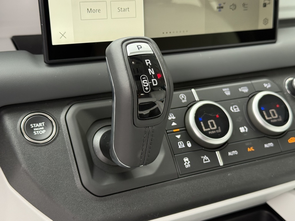 2025 Land Rover Defender 110 S photo 16