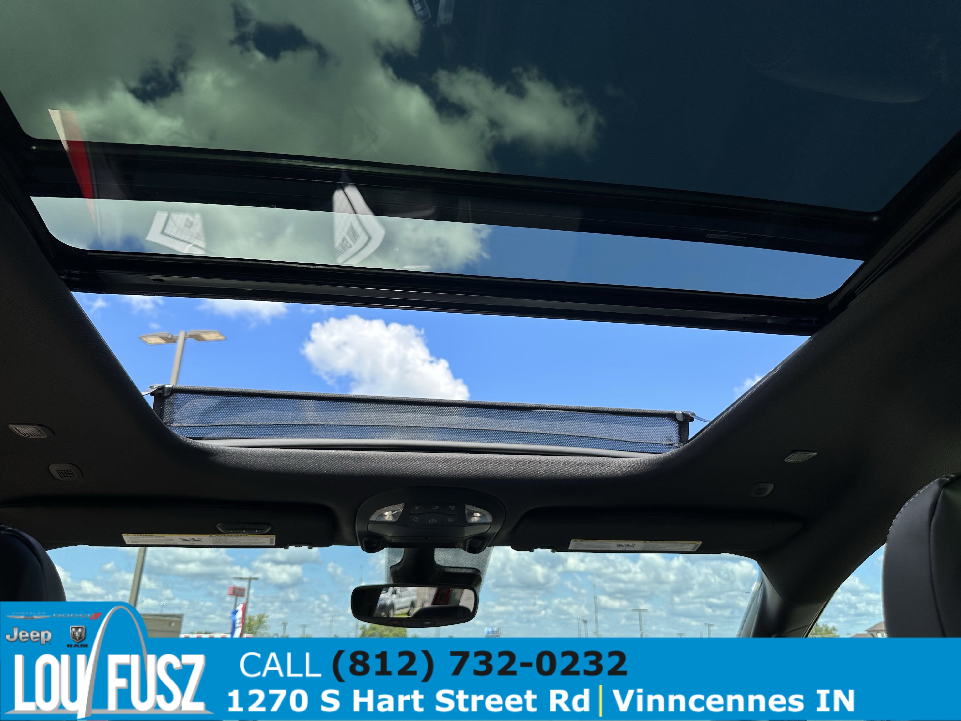 2026 Chrysler Pacifica photo 4